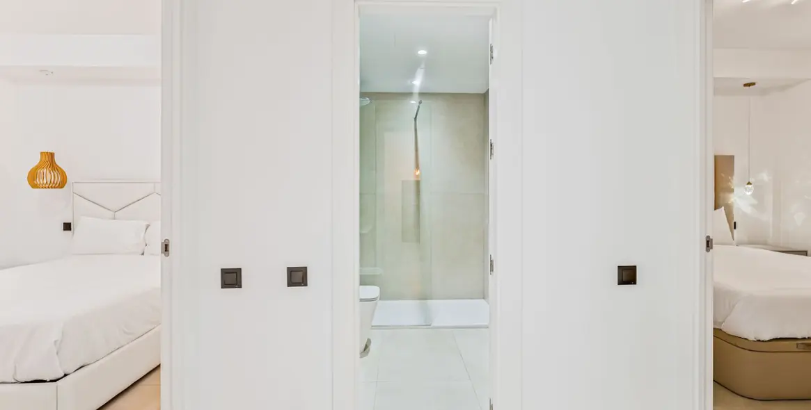 Sale of ground floor apartment in Puerto Banús 25