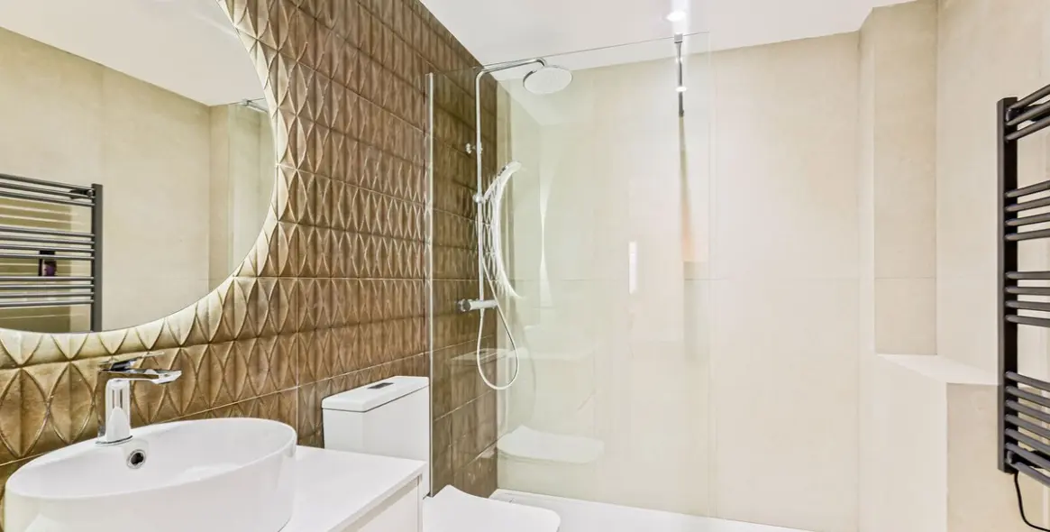 Sale of ground floor apartment in Puerto Banús 26