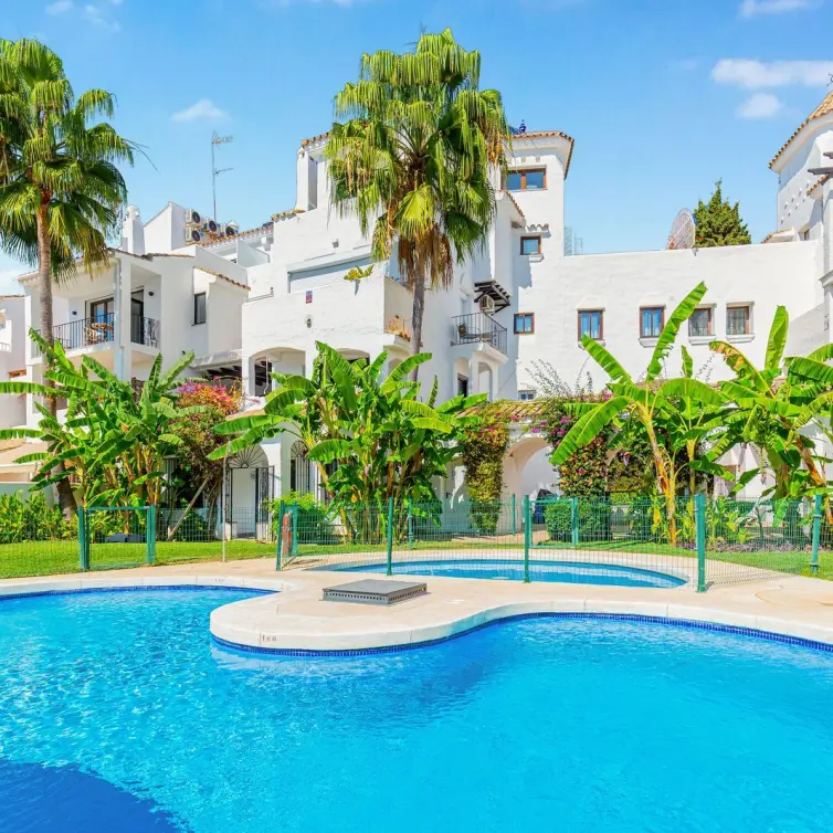 Продажа апартаментов на первом этаже в Puerto Banús