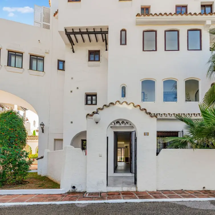 Продажа апартаментов на первом этаже в Puerto Banús