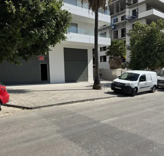 Long-term rent of commercial premises in La Campana