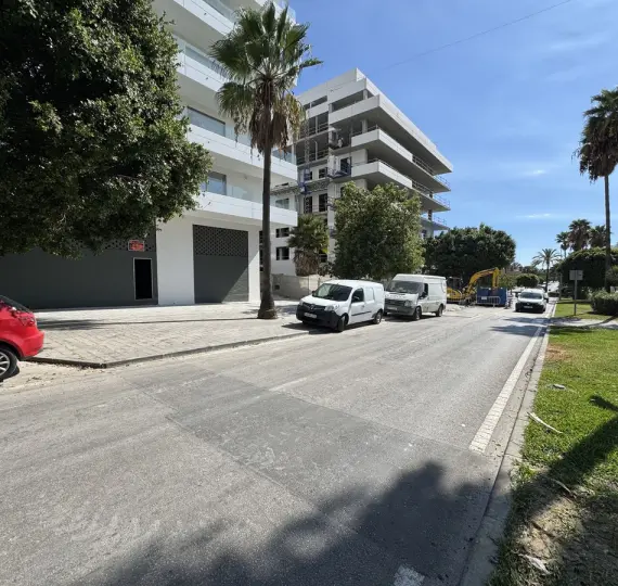 Long-term rent of commercial premises in La Campana