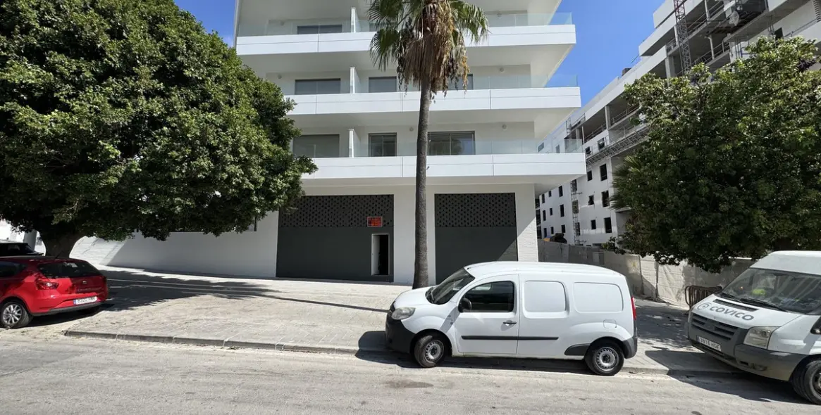 Долгосрочная аренда коммерческого помещения в La Campana 5