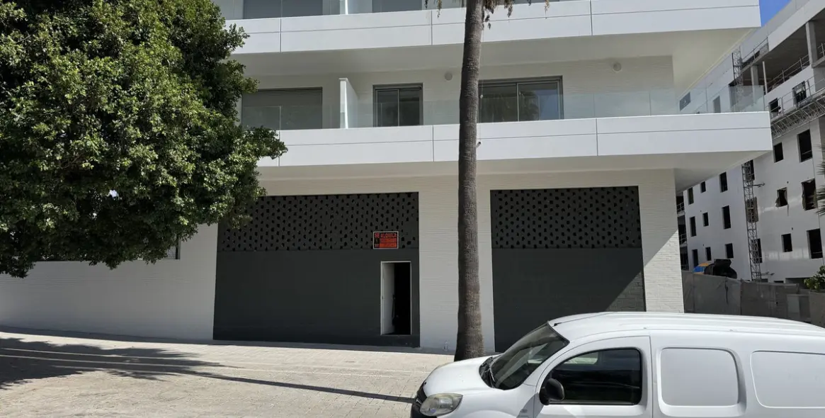 Долгосрочная аренда коммерческого помещения в La Campana 6