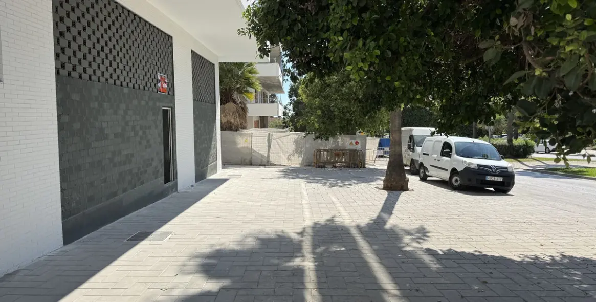 Долгосрочная аренда коммерческого помещения в La Campana 10