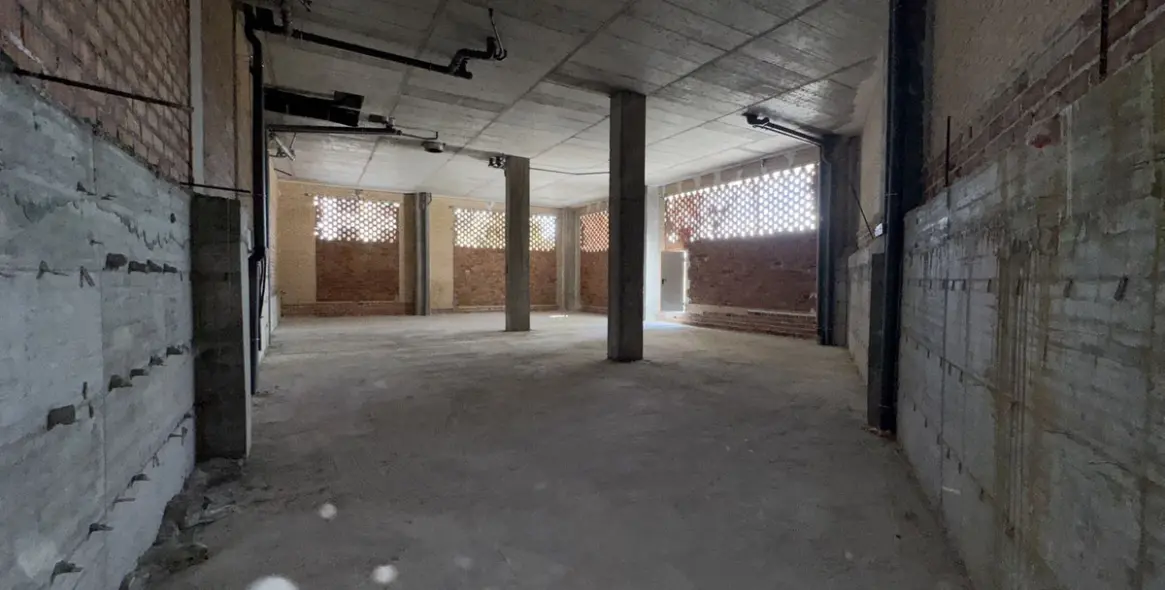 Долгосрочная аренда коммерческого помещения в La Campana 14