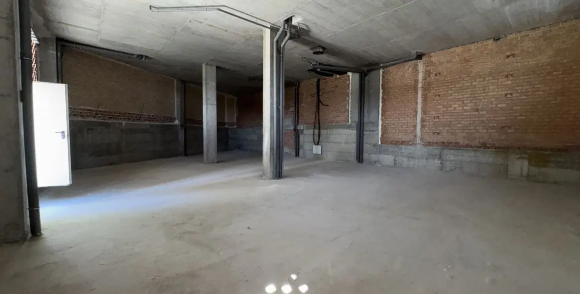 Продажа коммерческого помещения в La Campana 26