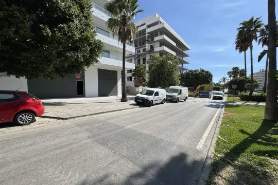 Image 1 thumb