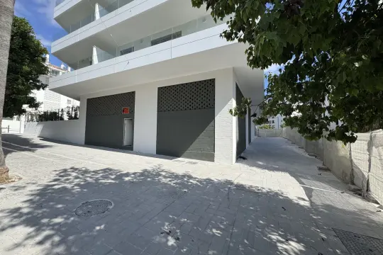 Image 4 thumb