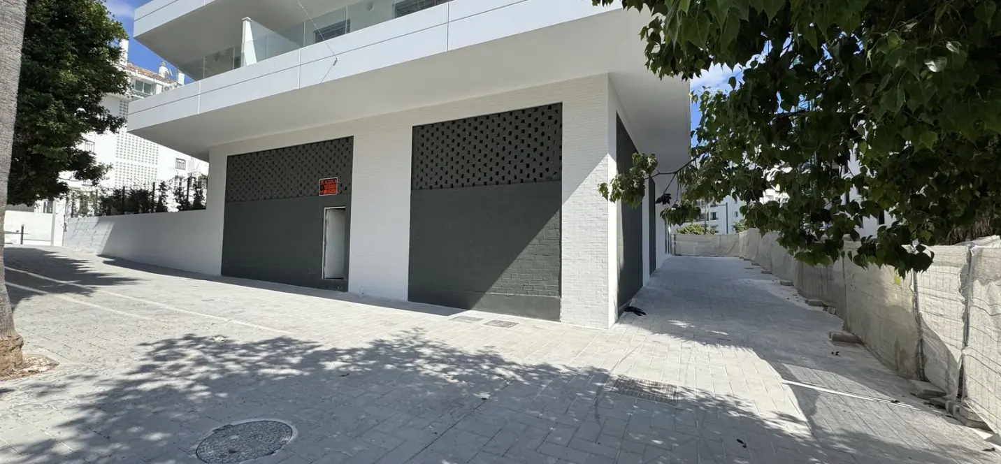 Venta de local comercial en La Campana 3