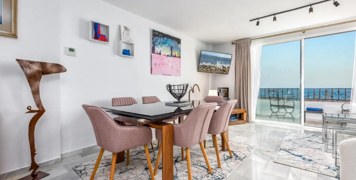 Sale of middle floor apartment in Puerto Banús 4