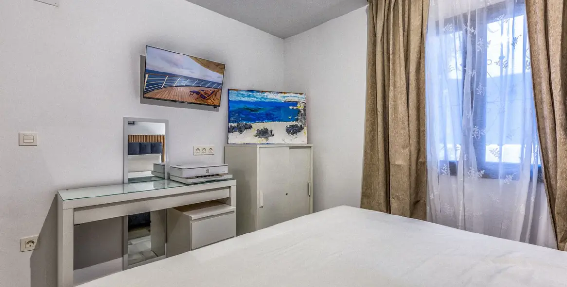 Sale of middle floor apartment in Puerto Banús 15