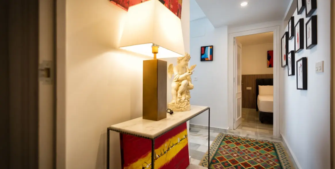 Sale of middle floor apartment in Puerto Banús 19