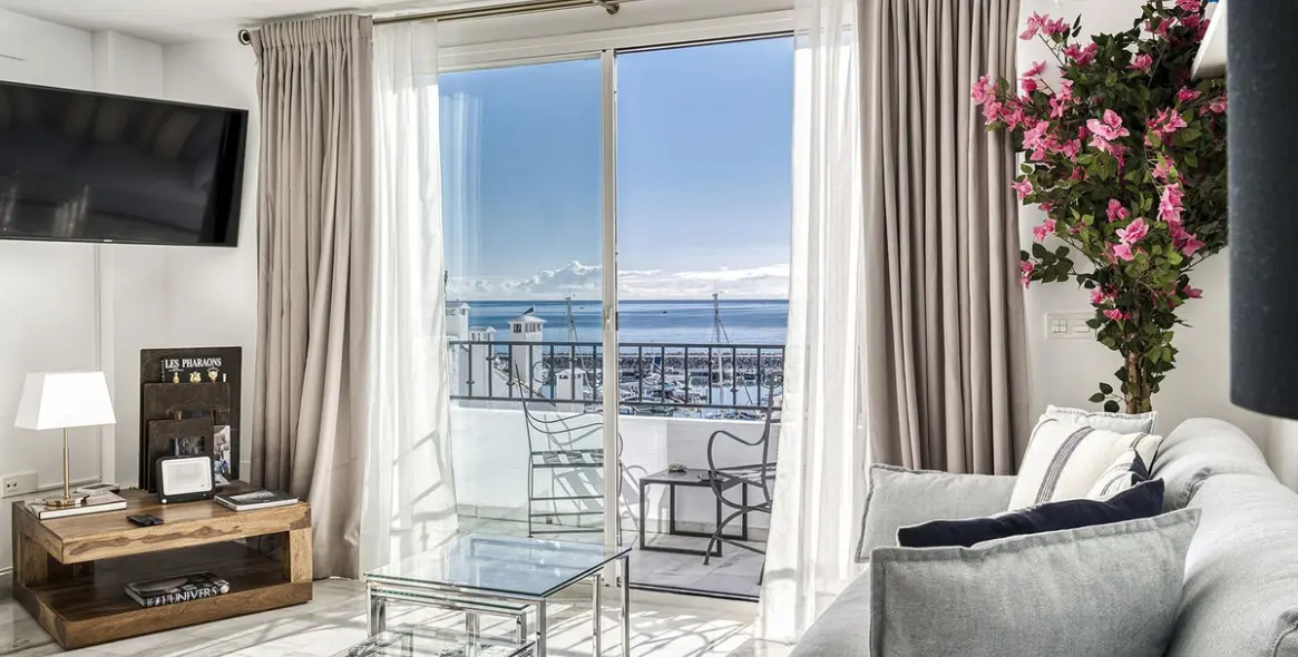 Продажа апартаментов на среднем этаже в Puerto Banús 22