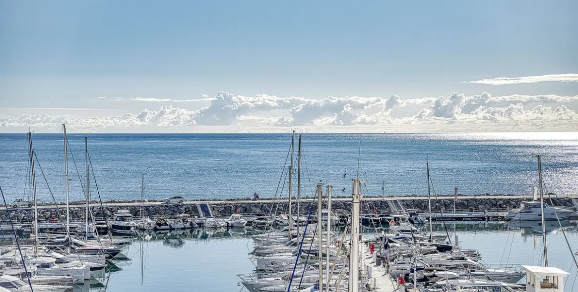 Продажа апартаментов на среднем этаже в Puerto Banús 26