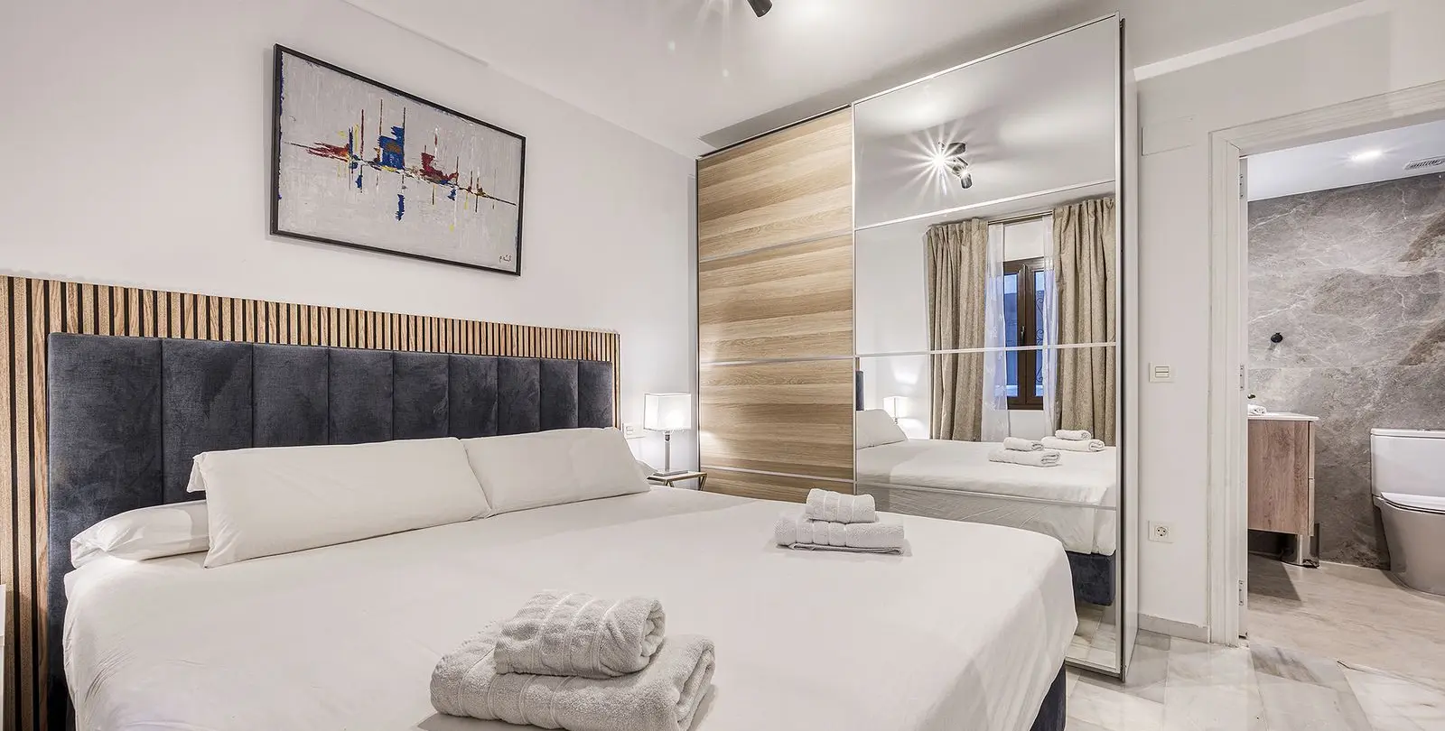 Sale of middle floor apartment in Puerto Banús 10