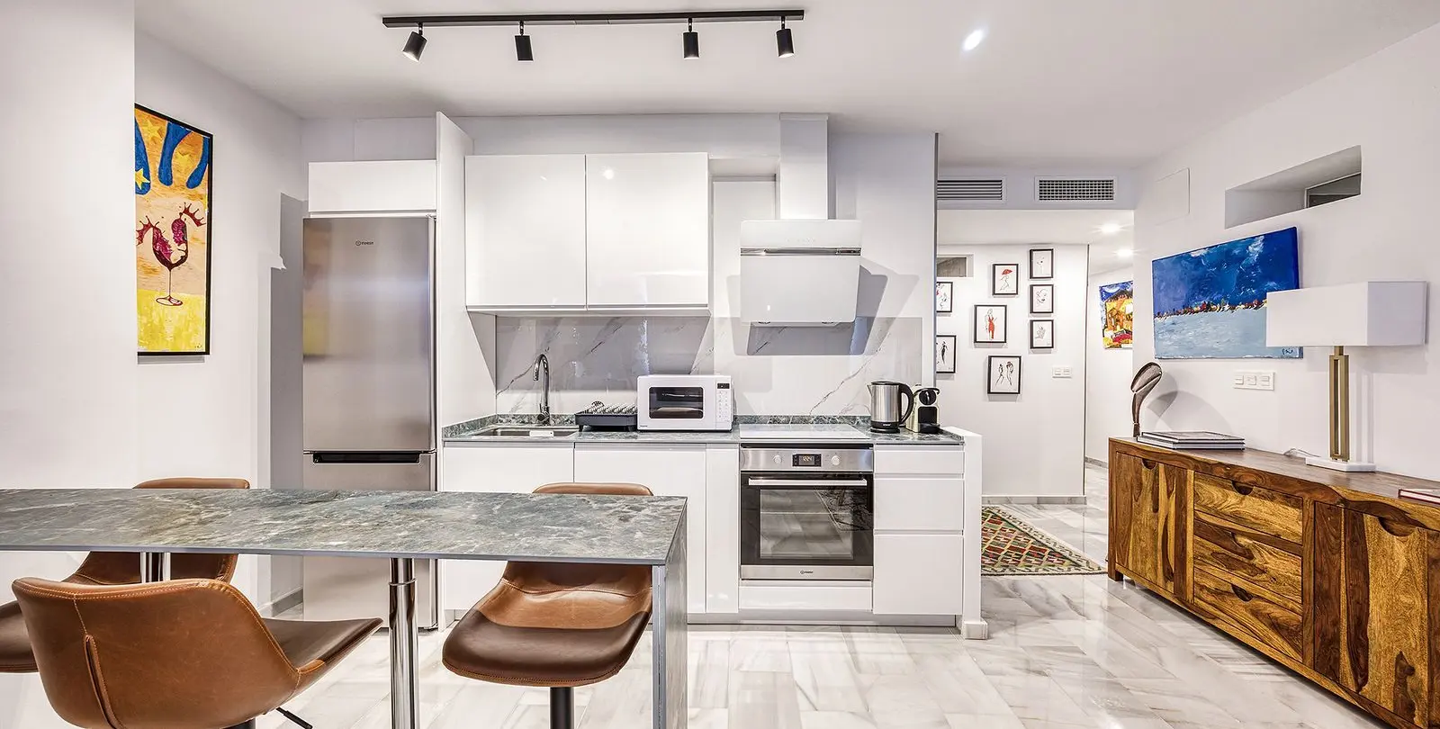 Sale of middle floor apartment in Puerto Banús 19