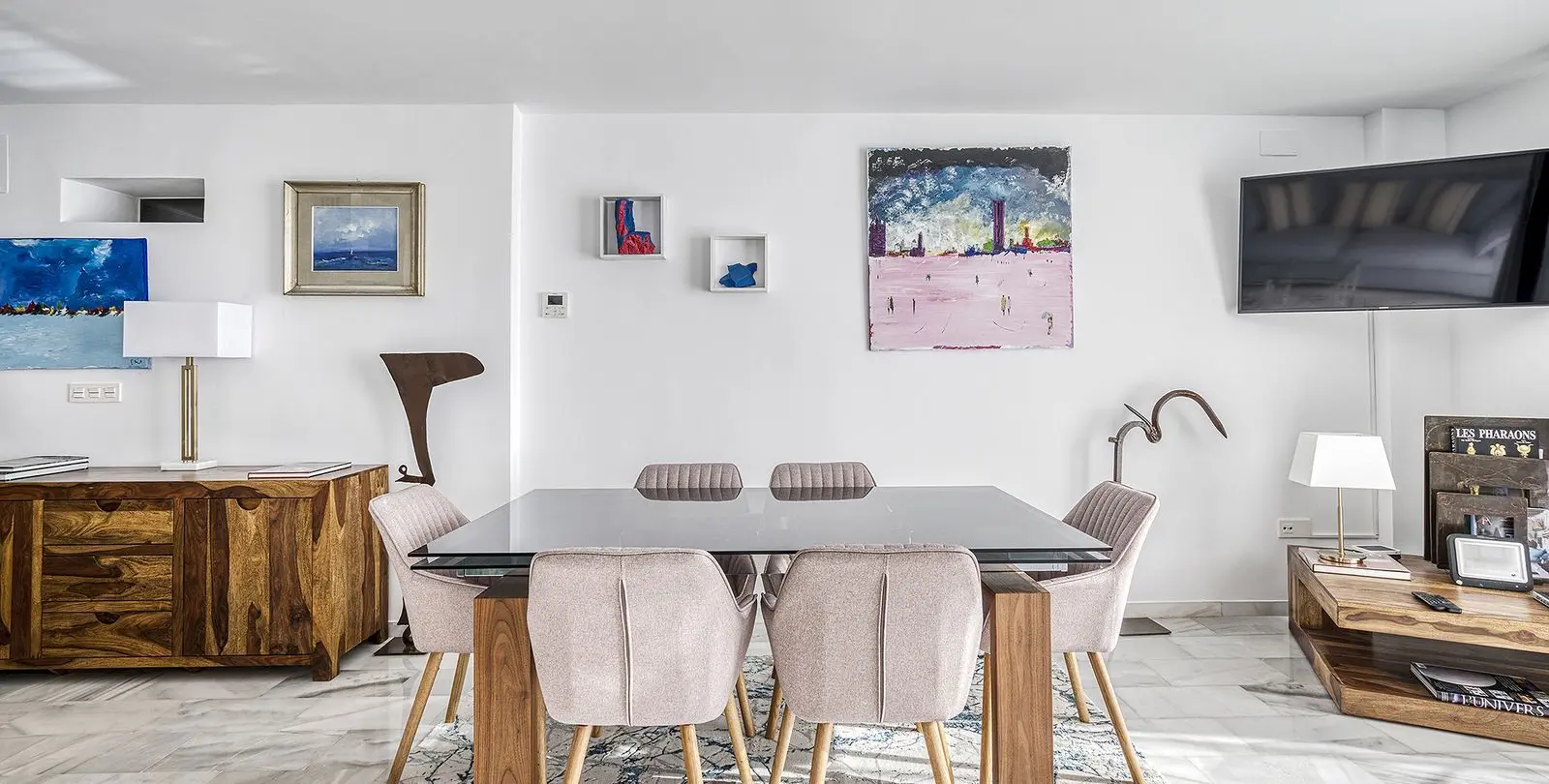 Sale of middle floor apartment in Puerto Banús 21