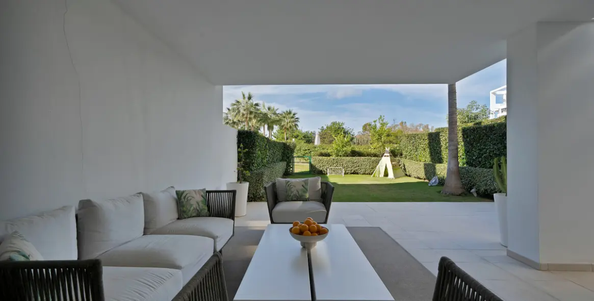 Venta de apartamento en planta baja en Estepona 5