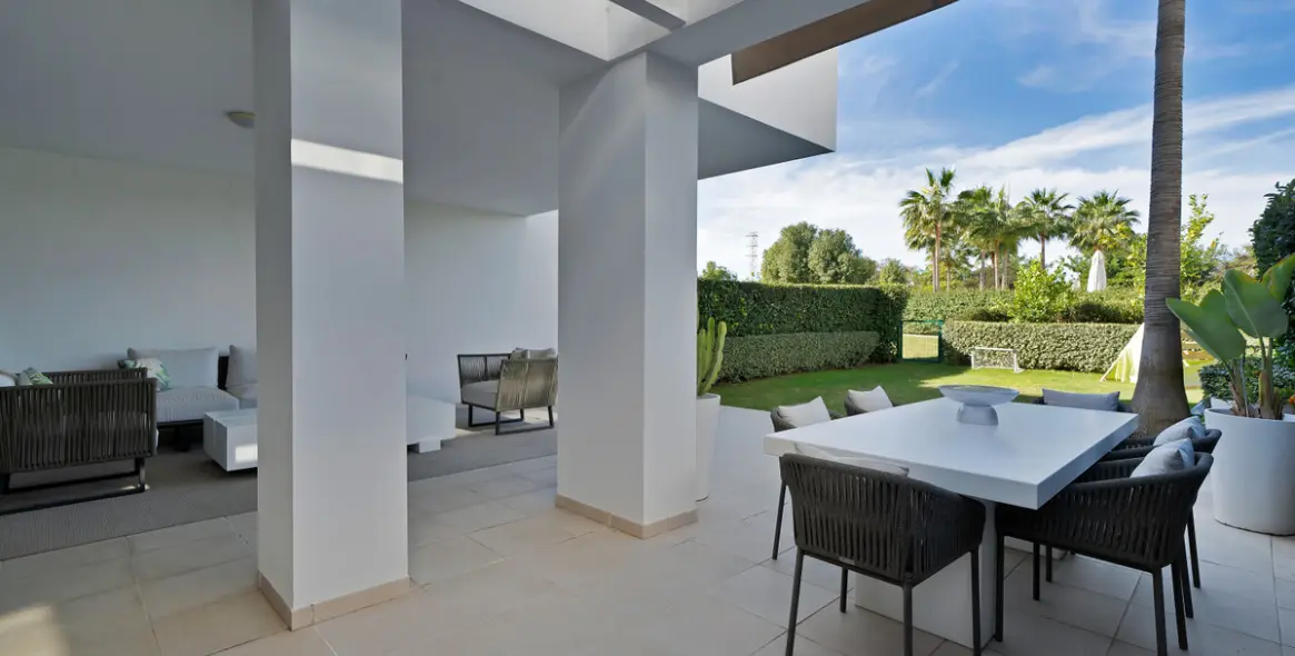 Venta de apartamento en planta baja en Estepona 9