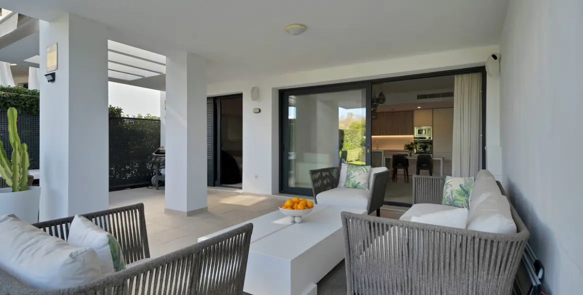 Venta de apartamento en planta baja en Estepona 11