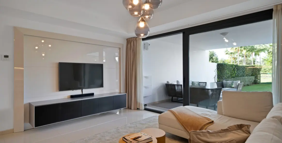 Venta de apartamento en planta baja en Estepona 15