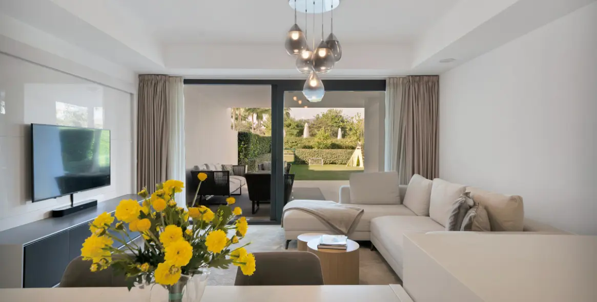 Venta de apartamento en planta baja en Estepona 20