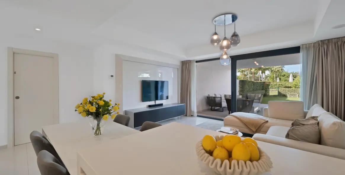 Sale of ground floor apartment in Estepona 22