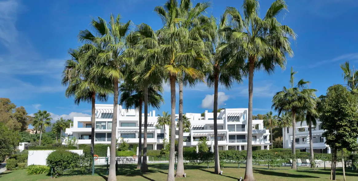 Sale of ground floor apartment in Estepona 35