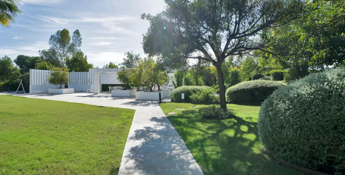 Sale of ground floor apartment in Estepona 36