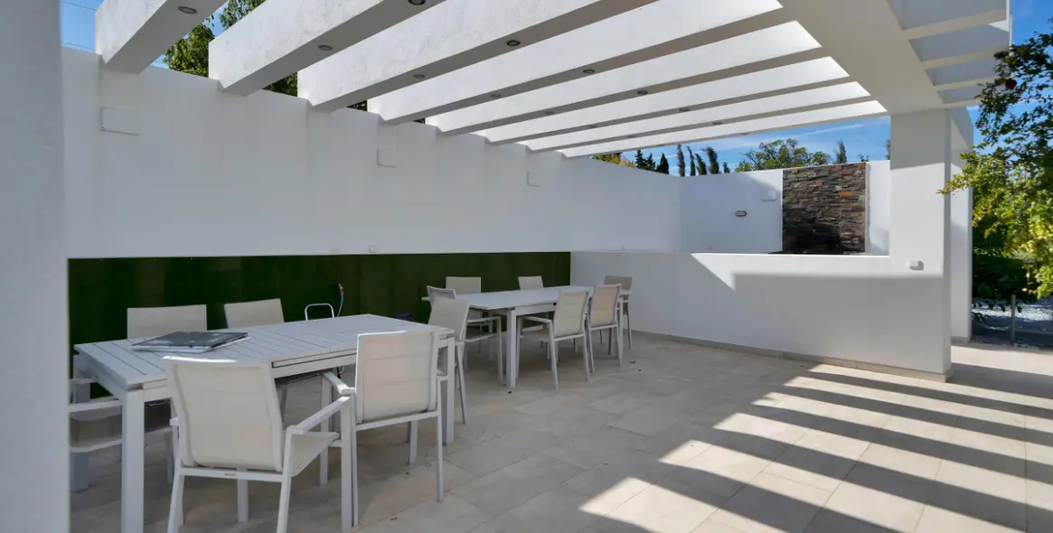 Sale of ground floor apartment in Estepona 37