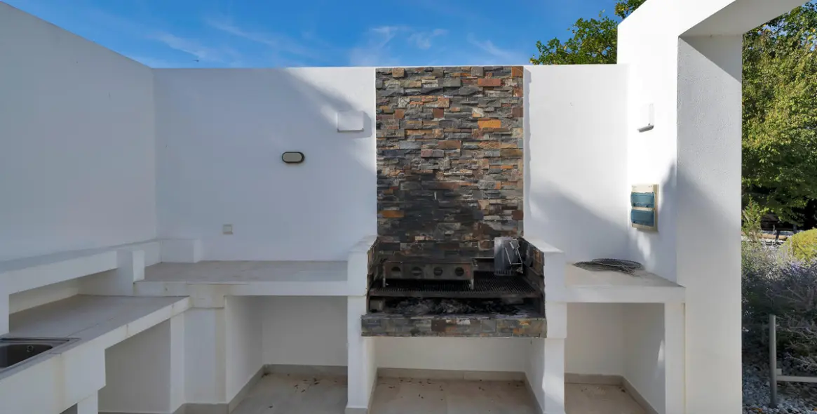 Sale of ground floor apartment in Estepona 38