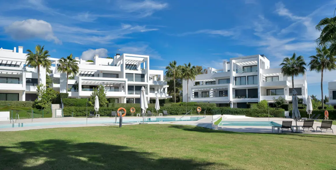 Sale of ground floor apartment in Estepona 39
