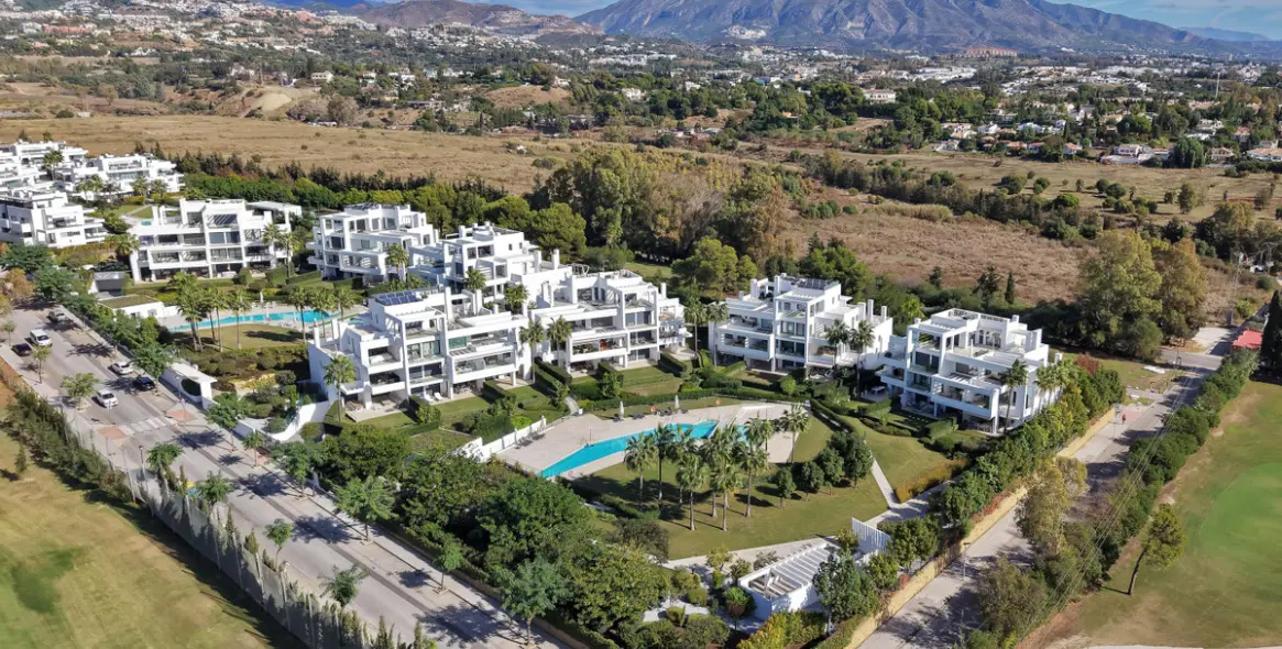 Sale of ground floor apartment in Estepona 43