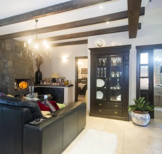 Sale of detached villa in Coín