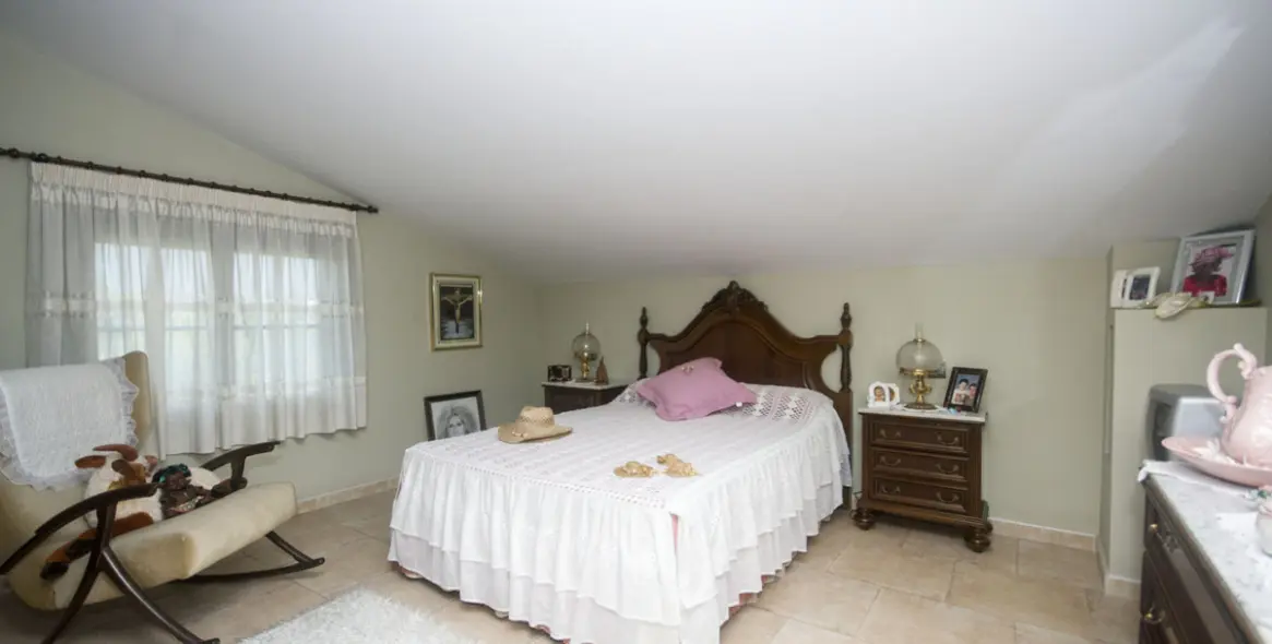 Sale of detached villa in Coín 5