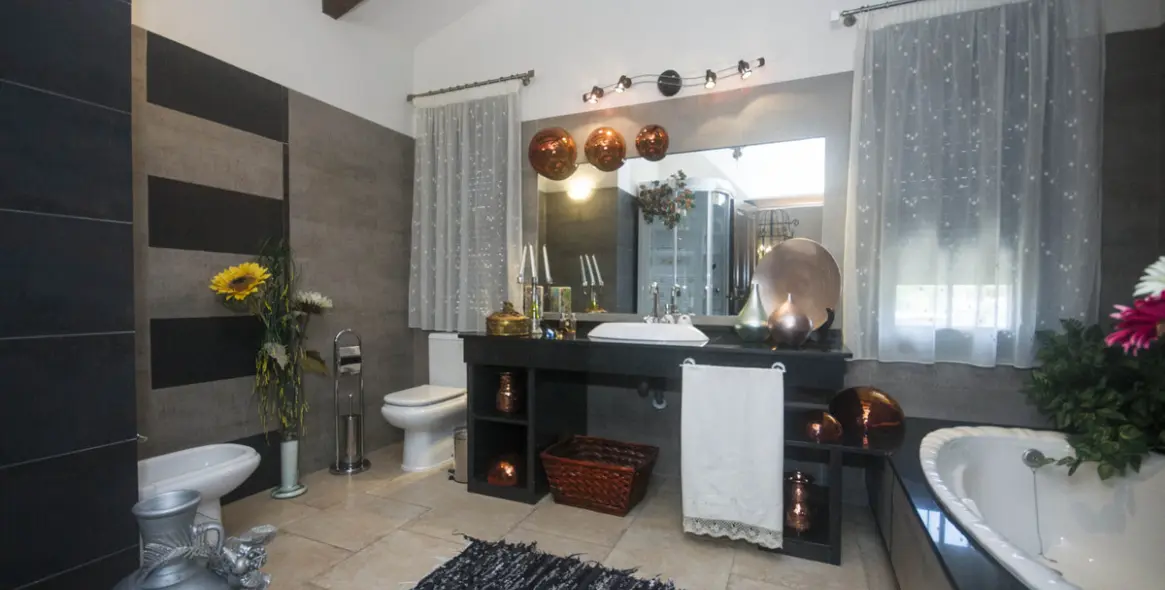 Sale of detached villa in Coín 6