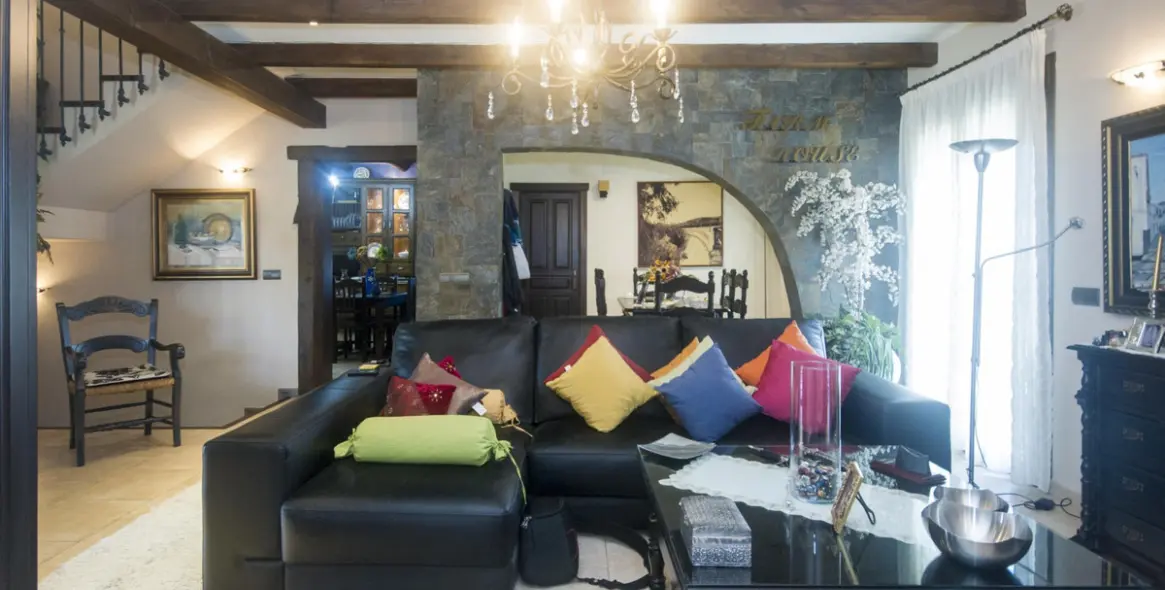 Sale of detached villa in Coín 11