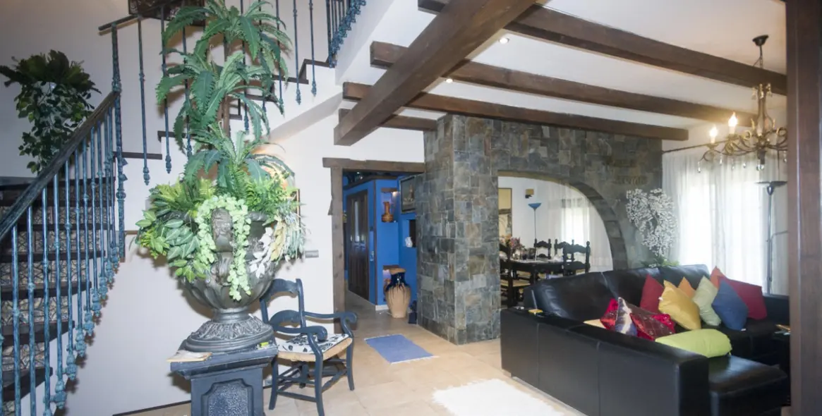 Sale of detached villa in Coín 12