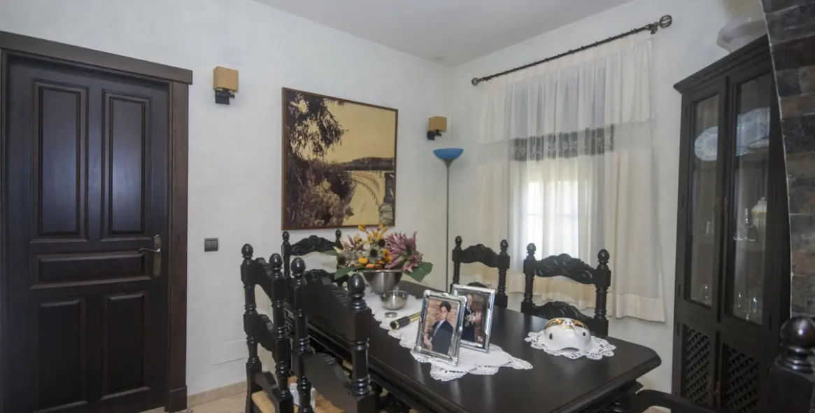 Sale of detached villa in Coín 14