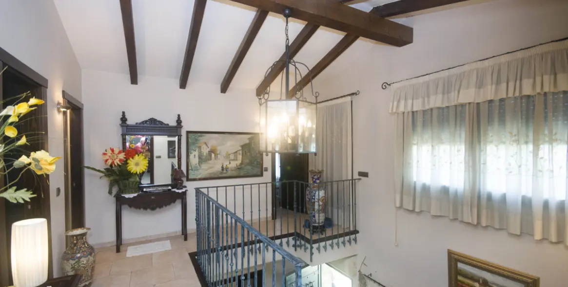 Sale of detached villa in Coín 16