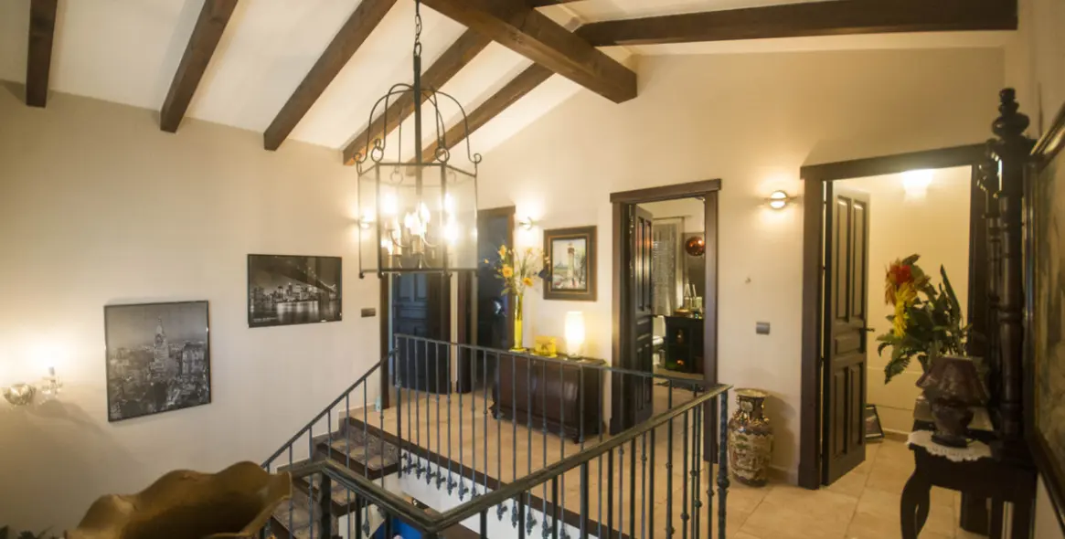 Sale of detached villa in Coín 17