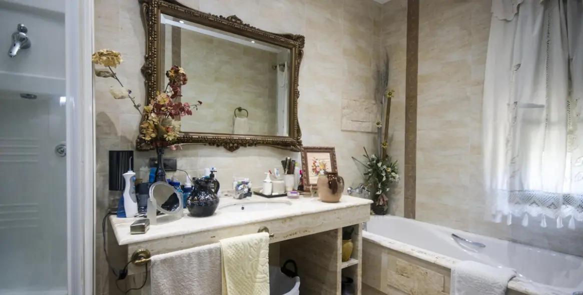 Sale of detached villa in Coín 18