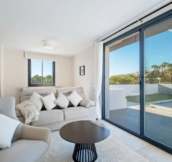 Продажа  отдельно стоящей виллы в El Faro