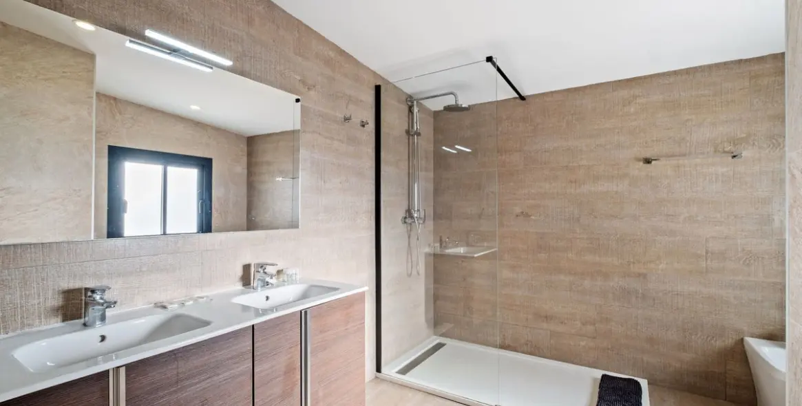 Продажа  отдельно стоящей виллы в El Faro 12