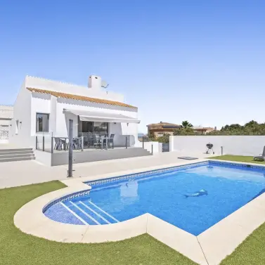 Sale of detached villa in El Faro