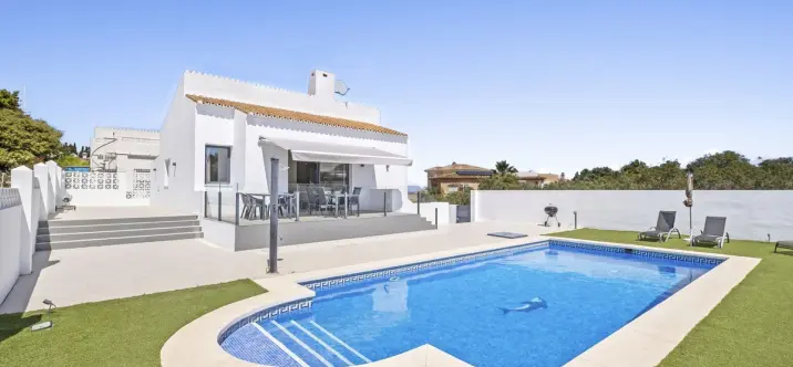 Sale of detached villa in El Faro 0