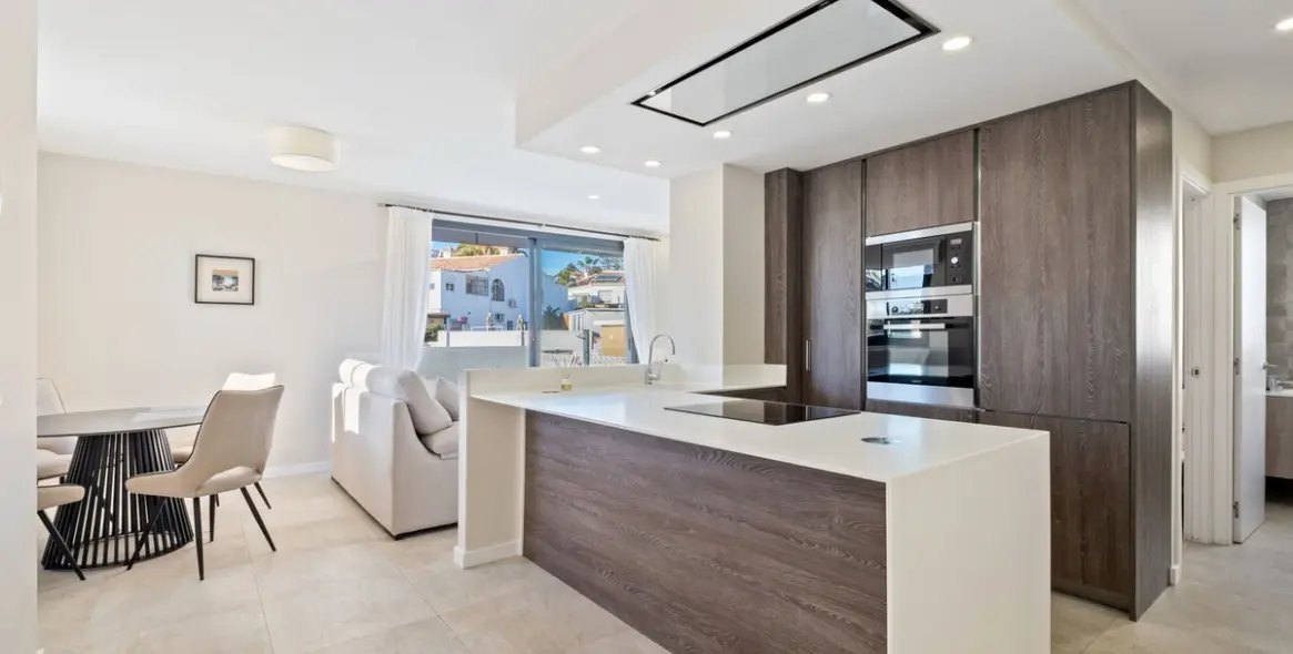 Sale of detached villa in El Faro 2