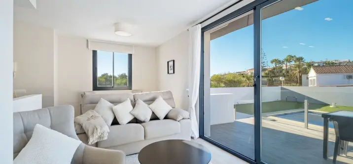 Sale of detached villa in El Faro 3