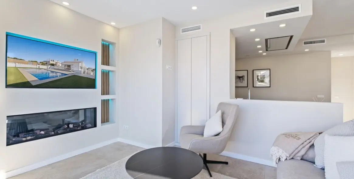 Sale of detached villa in El Faro 5